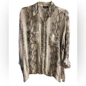 Tolani‎ Reptile Print Button Front Blouse Medium